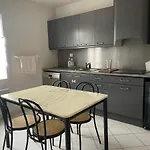 Дом отдыха ღ L'epinette - Proche Plage, Wi-fi & Parking Ла-Куард-сюр-Мер